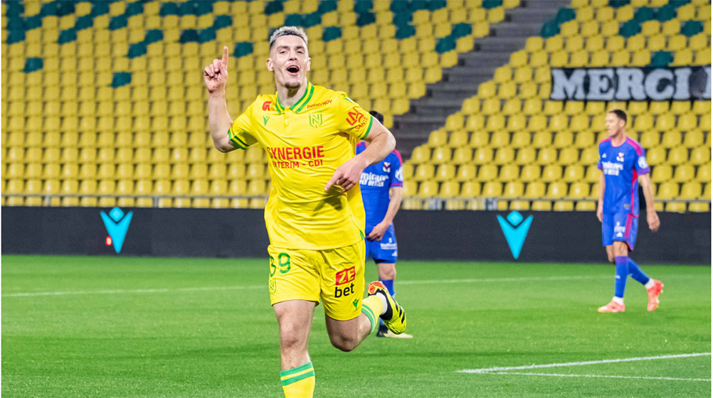 Matthis Abline absent face au Paris FC, signe d'un départ imminent ?